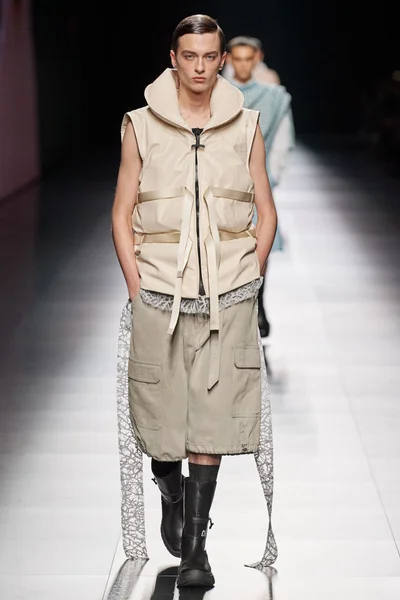 Look 14